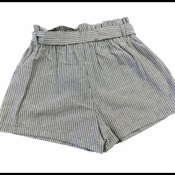 Olivia High-Waisted Paper Bag Shorts - Picture 3 of 4